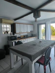 studio meublé et équipé
