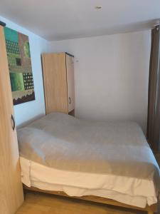 Appartements studio meuble et equipe : photos des chambres