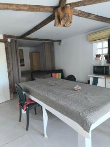 Appartements studio meuble et equipe : photos des chambres