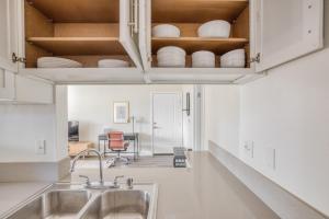 Marina Del Rey 1BR w Gym BBQ nr Venice Beach LAX-876