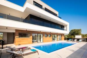 Villa Old Olive VI by Vivi Rent