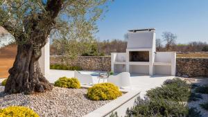 Villa Old Olive VII by Vivi Rent