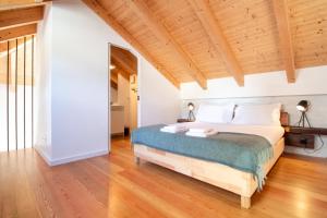 Stylish Duplex Home by LovelyStay