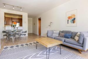 Blueground Playa Vista pool AC nr beach LAX-1353