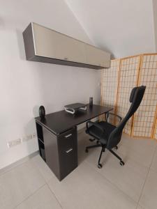 Ensuite Twin Room with Laundry in Pembroke