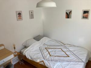 House, ideal health CHR