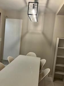 House, ideal health CHR