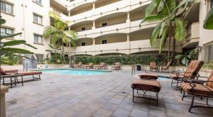 LALAs House- 1br with Free Parking, Pool and Sauna