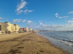 Sea View Holiday Apartment 073