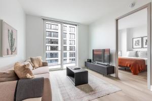 Blueground Gowanus pool wd nr park NYC-1839