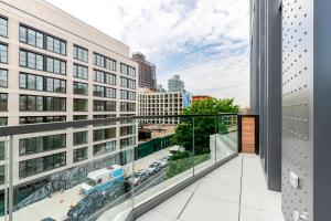 Blueground Gowanus pool wd nr park NYC-1839