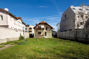 4-Bedroom House & Large Garden