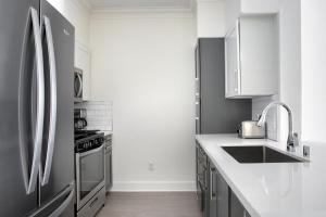 Blueground Playa Vista balcony nr Ballona Wetlands LAX-1077