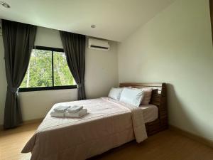 Bangrak Luxe Townhome
