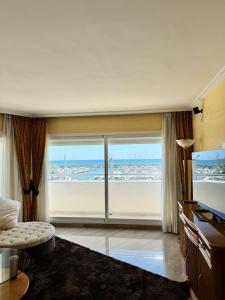 Lujoso Atico Dúplex En Puerto Marina