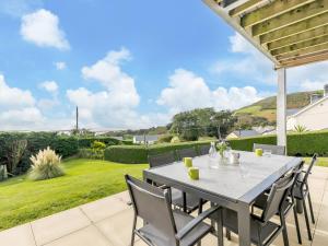 4 Bed in Aberdovey DY041