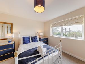 4 Bed in Aberdovey DY041