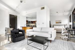 Blueground Historic Core view nr Walt Disney Concert Hall LAX-1359