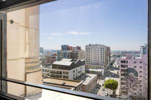 Blueground Historic Core view nr Walt Disney Concert Hall LAX-1359
