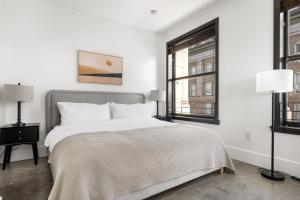 Blueground Historic Core view nr Walt Disney Concert Hall LAX-1359