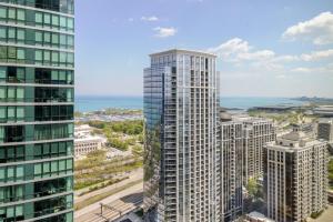 Blueground Central Station pool nr Grant Park CHI-1242