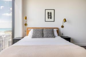 Blueground Central Station pool nr Grant Park CHI-1242