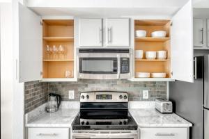 Blueground Downtown gym walk to 6th st bars ATX-101