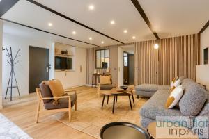 Urban Flat 170 - Amelot Apartment in Center of Paris