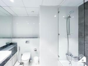 Wonderful 2B with Canal Views at Amna Tower