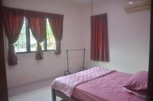 Kulim LakeView Homestay at Golf Resort