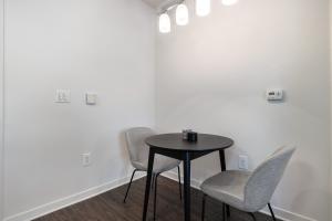 Blueground Downtown rooftop nr Santa Monica Pier LAX-134