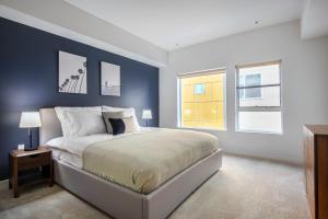 Blueground Downtown rooftop nr Santa Monica Pier LAX-134