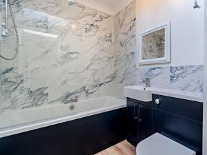 2 Bed in Biggar 95516