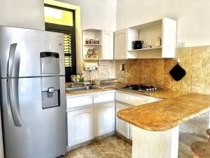 by Calamari Homes - El Porvenir 306 walled city