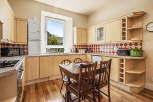 Stunning 2BR Apt - Central, Argyll Square Views