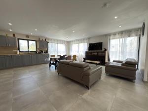 Sublime villa neuve proche de la plage