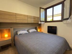 Maisons de vacances Petit pavillon pour 8 personnes dans une residence avec piscine : photos des chambres