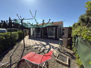 Maisons de vacances Petit pavillon pour 8 personnes dans une residence avec piscine : photos des chambres