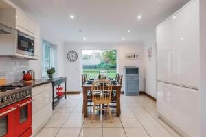 Modern 4-Bed Coastal Retreat in West Runton