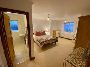 Modern 4-Bed Coastal Retreat in West Runton