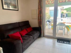 Petit pavillon 4 personnes dans résidence avec piscine