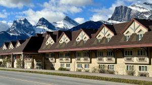 Canmore Inn & Suites