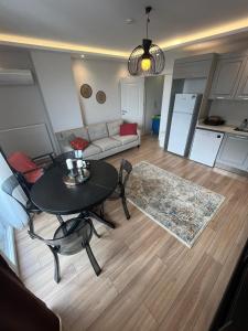 Suadiye Bostanci Luxury 2 Bedroom Apartment with Pool