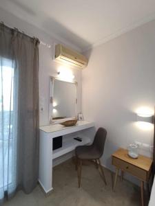 Roussas Apartments