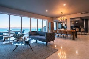 Luxury Penthouse - Stunning Views