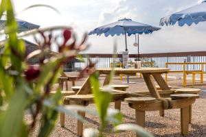 Côté Lac Hostel Evian