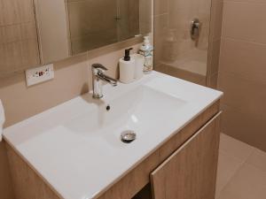 Estudio en Usaquén cerca a la Fundación Santa Fe !