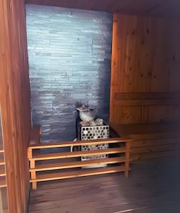 Chic Apartment Near It All