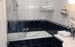 Hotels Hotel Restaurant Du Parc : Chambre Familiale