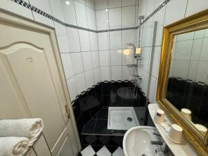 Hotels Hotel Restaurant Du Parc : Petite Chambre Double Économique 